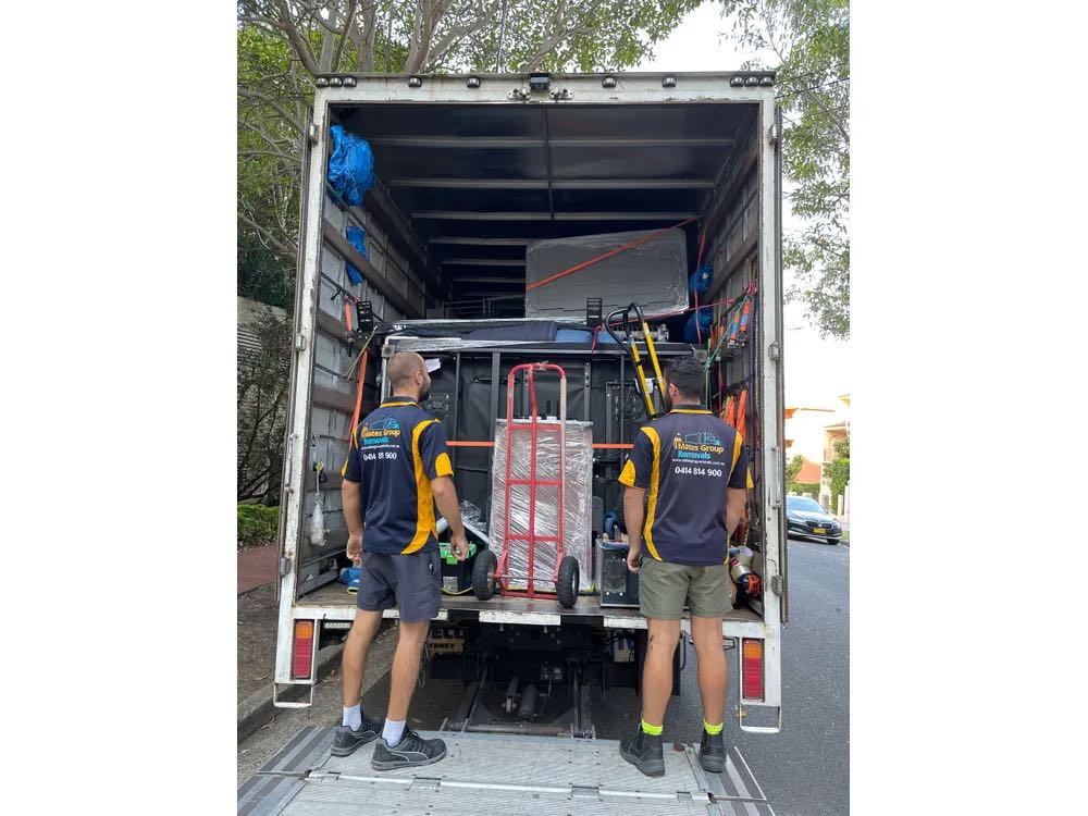 Are Local Removalists in Melbourne Worth It