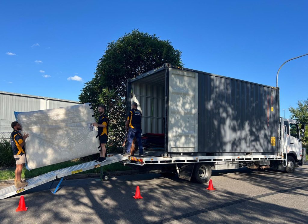 Mobile storage vs self storage in Sydney