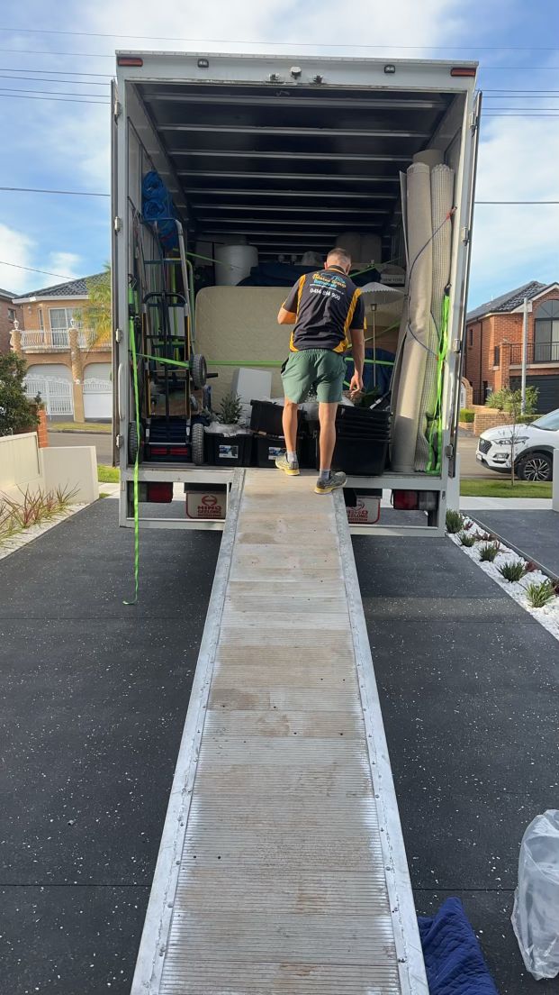 Removalists Castlereagh